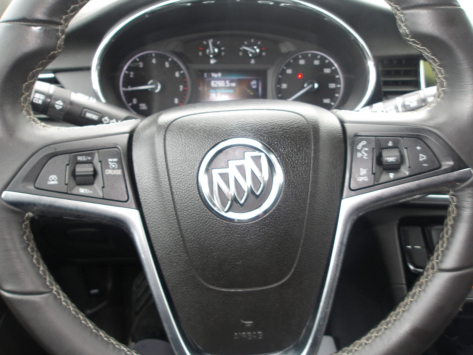 Used 2018 Buick Encore Sport Touring FWD image 17