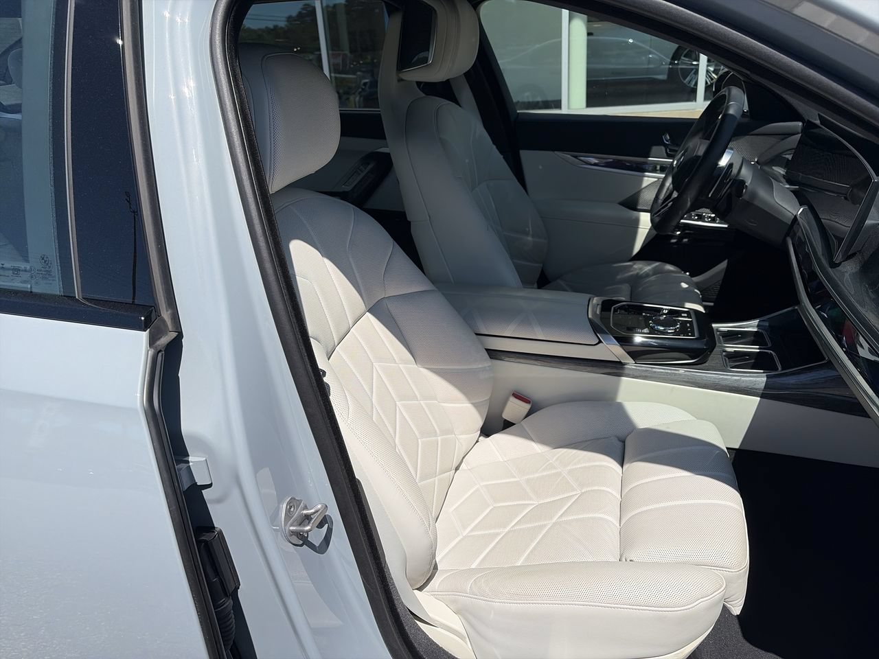 Certified 2025 BMW 740i xDrive AWD/4WD image 38