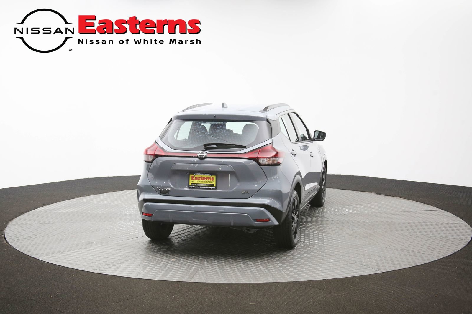 Used 2023 Nissan Kicks SR w/ SR Premium Package FWD image 38