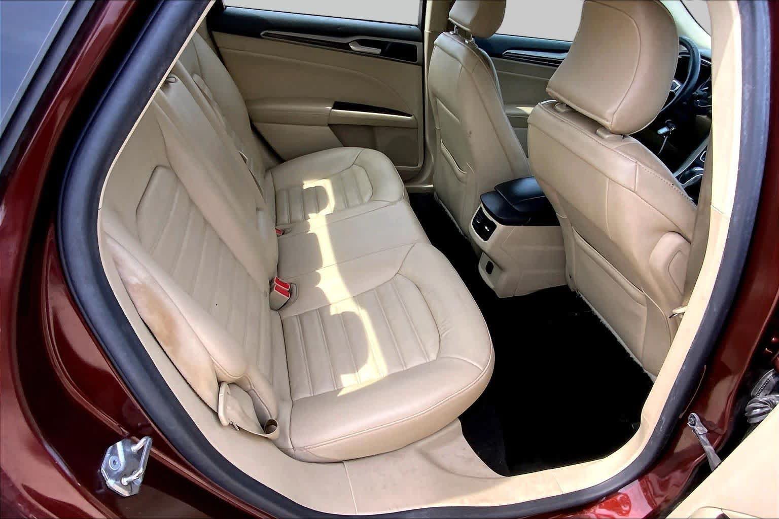 Used 2016 Ford Fusion SE w/ Equipment Group 202A FWD image 20