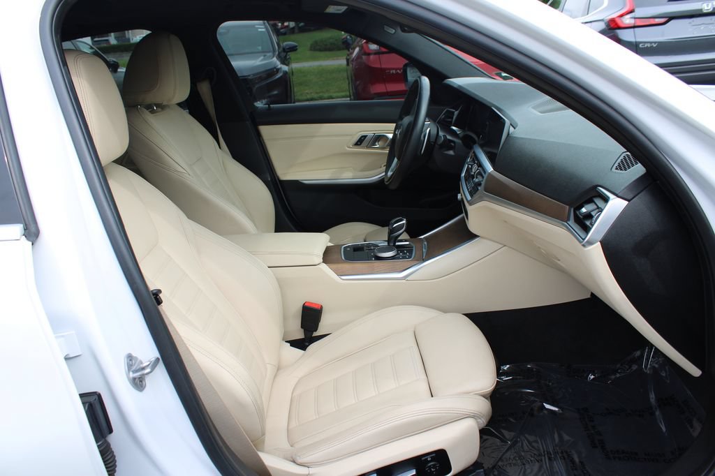 Used 2020 BMW 330i xDrive Sedan w/ Premium Package AWD/4WD image 13