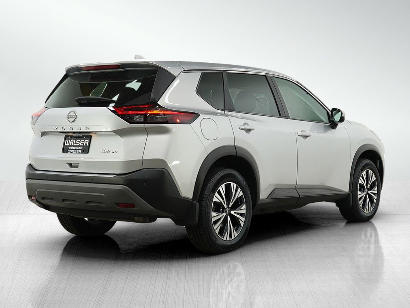 Used 2022 Nissan Rogue SV image 5