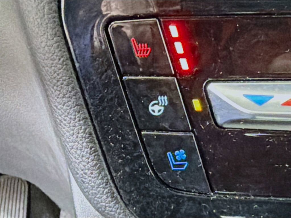 Used 2022 Ford Explorer Limited image 38