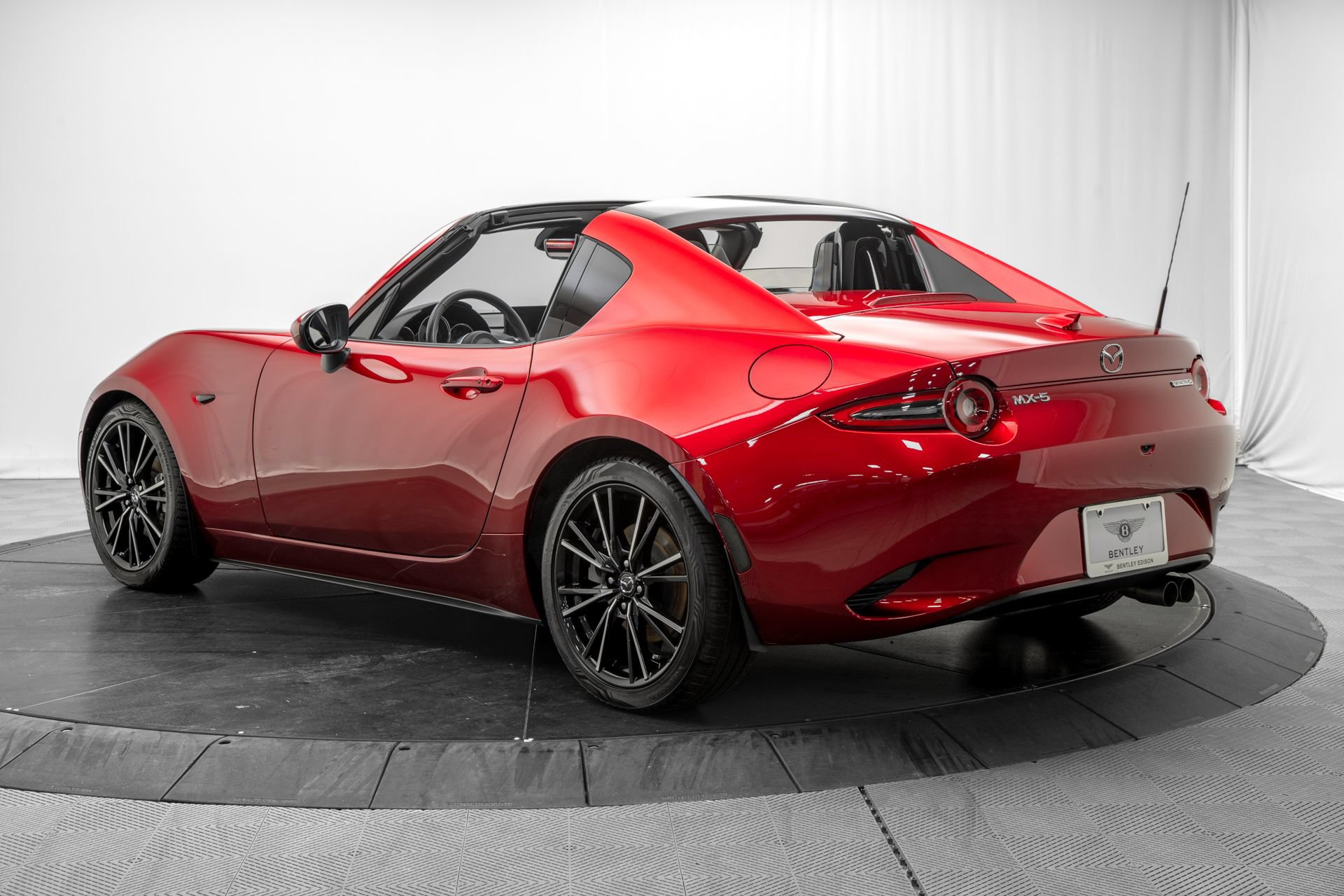 Used 2024 MAZDA MX-5 Miata RF Grand Touring RWD image 5