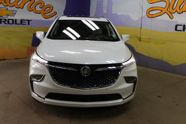 Used 2023 Buick Enclave Avenir w/ Avenir Technology Package AWD/4WD image 3