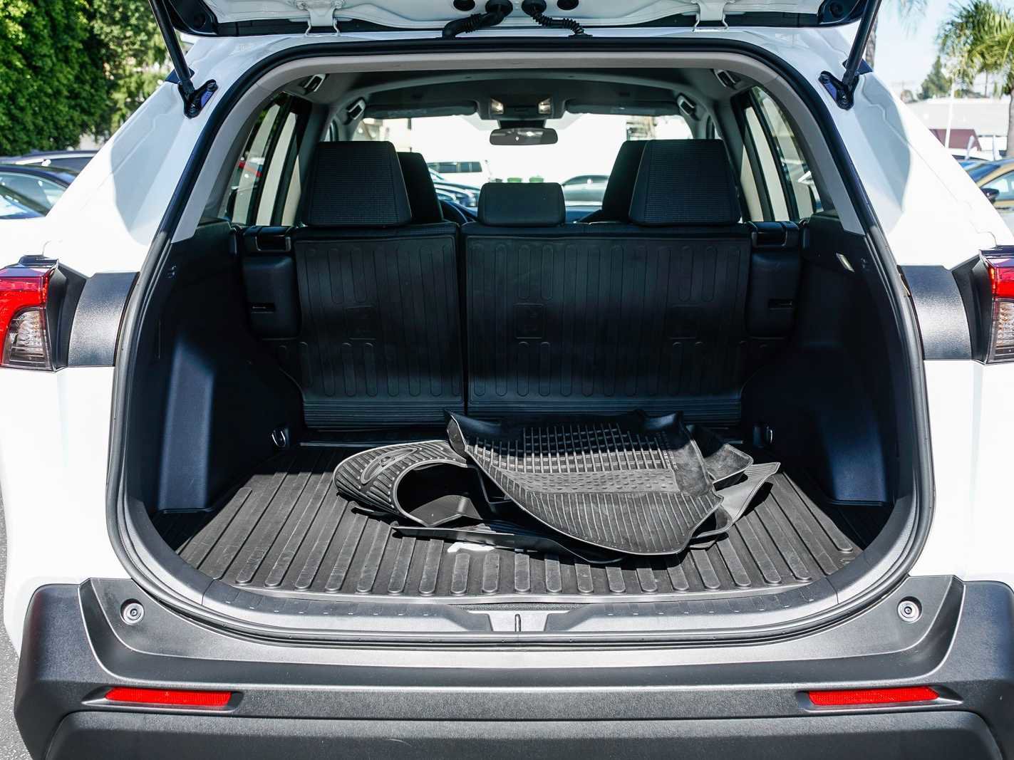 Used 2024 Toyota RAV4 LE image 25