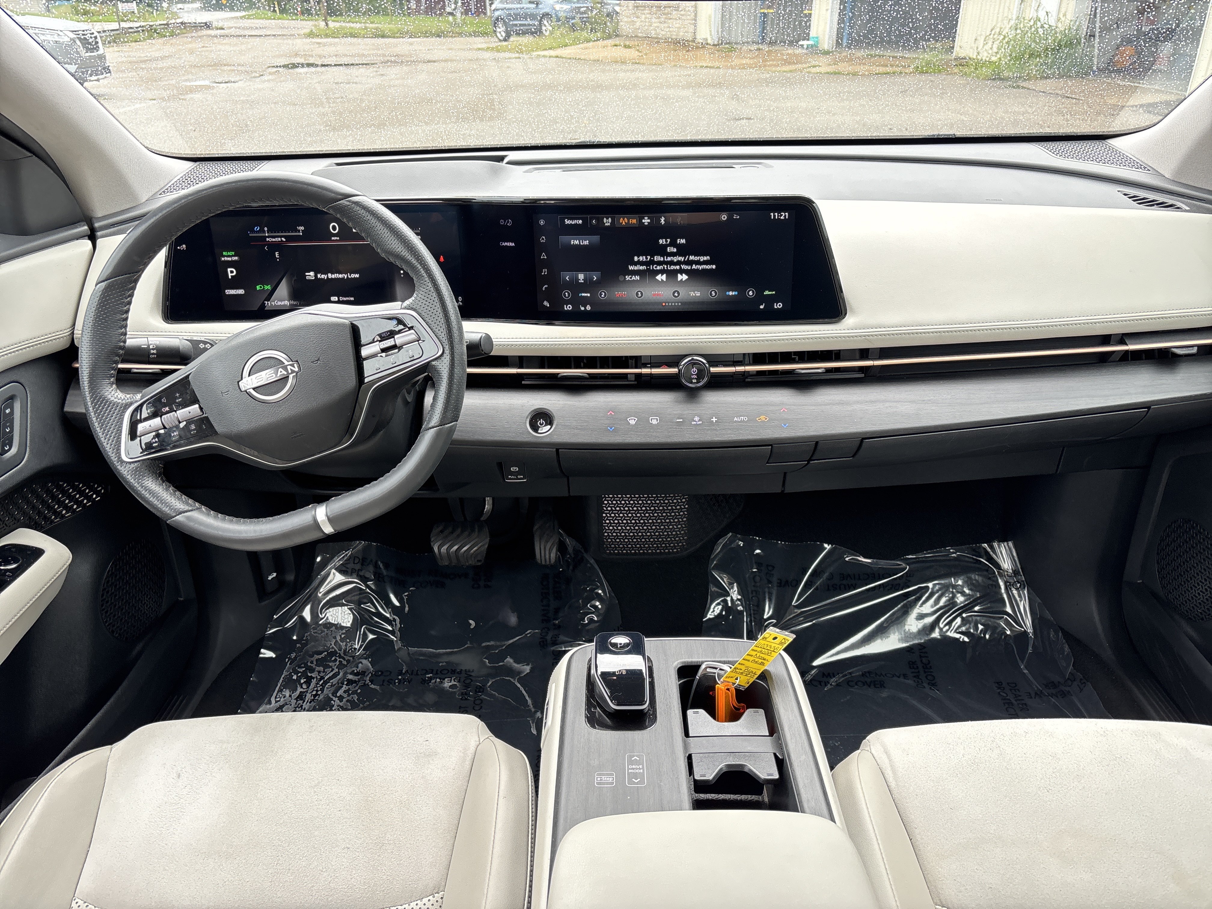 Used 2023 Nissan Ariya FWD image 16