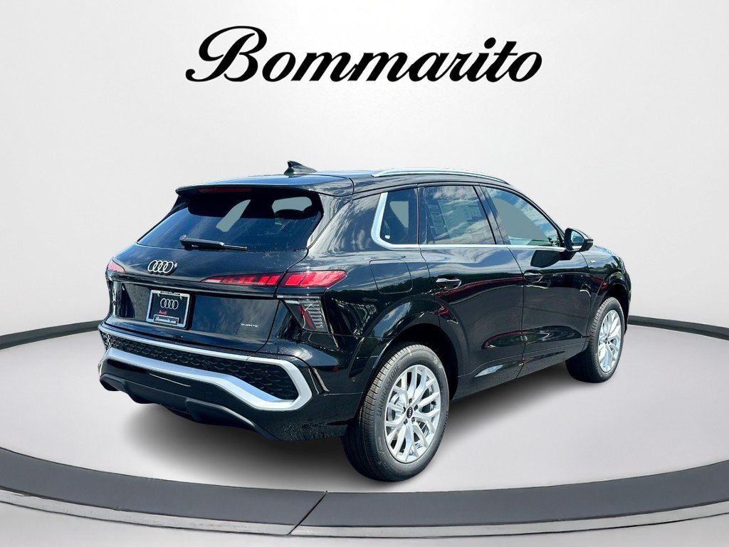 New 2026 Audi Q3 quattro 2.0T AWD/4WD image 3