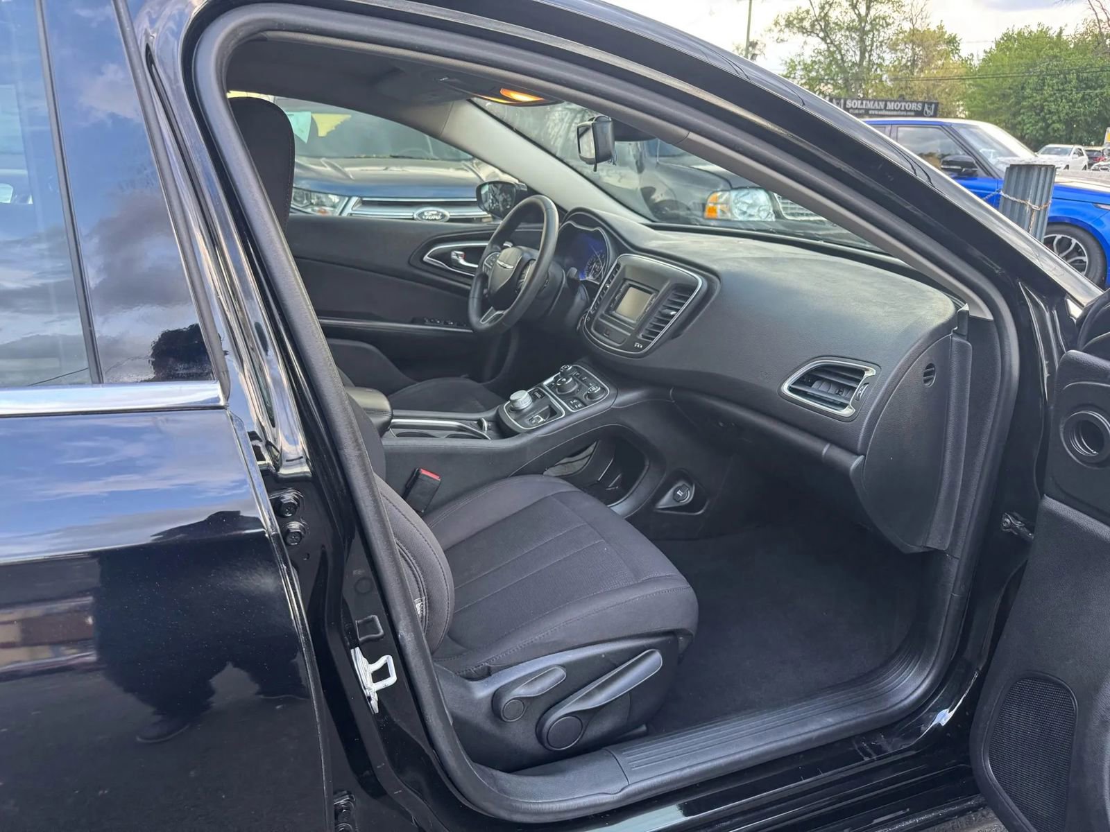 Used 2015 Chrysler 200 Limited image 22