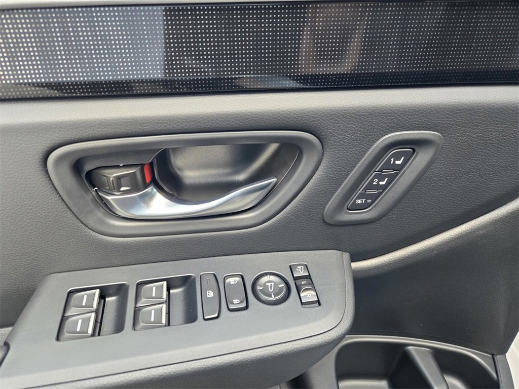 New 2025 Honda Pilot Black Edition image 17