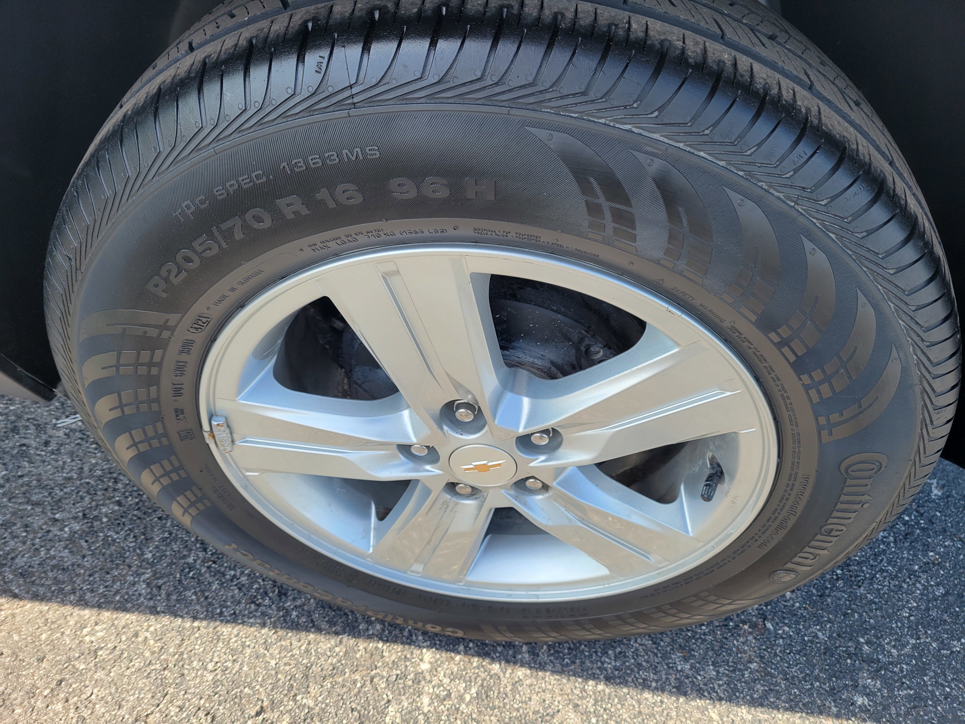 Certified 2022 Chevrolet Trax LS w/ Tint and Cruise Package FWD image 33