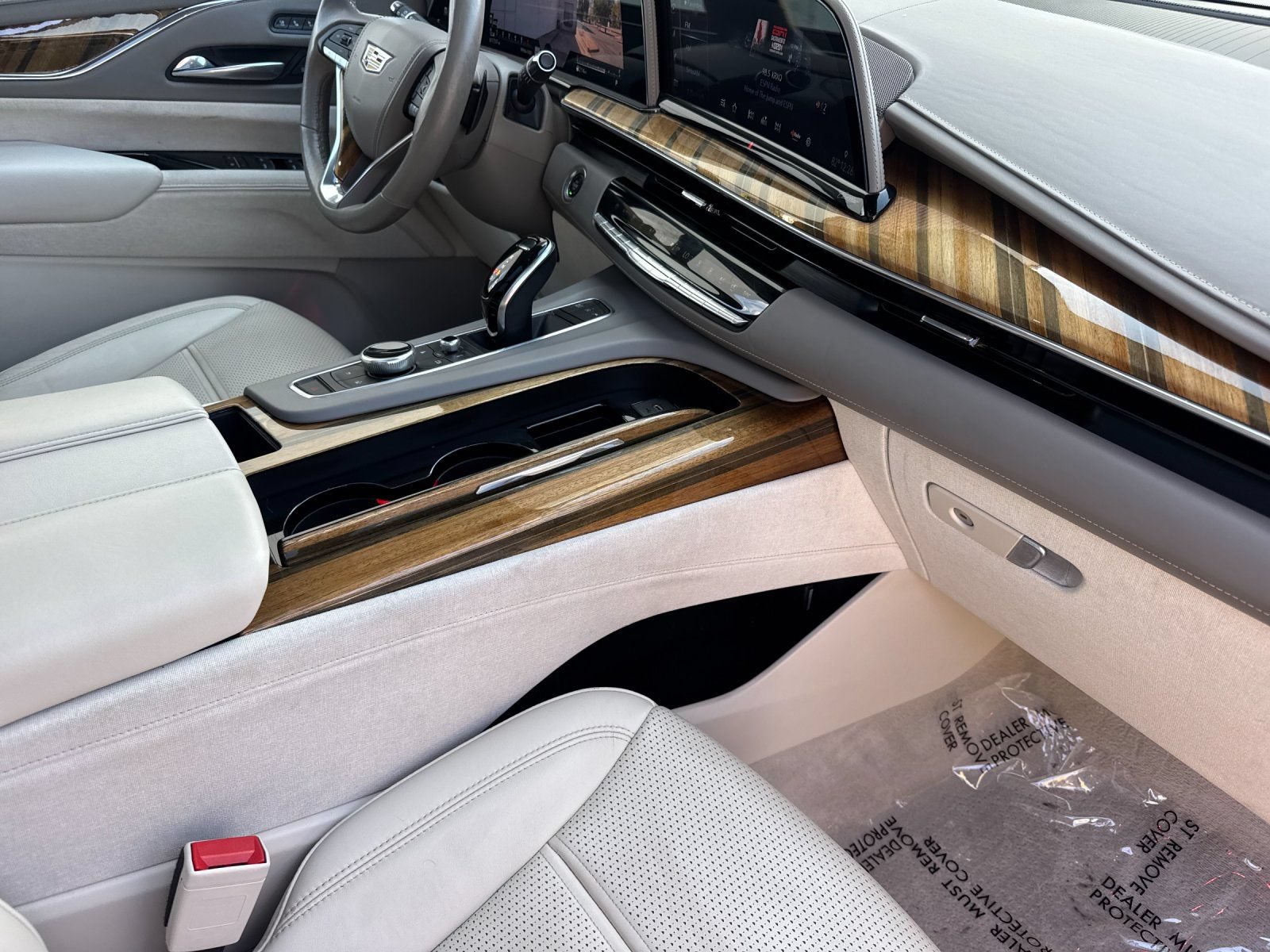 Used 2021 Cadillac Escalade Sport Platinum RWD image 18
