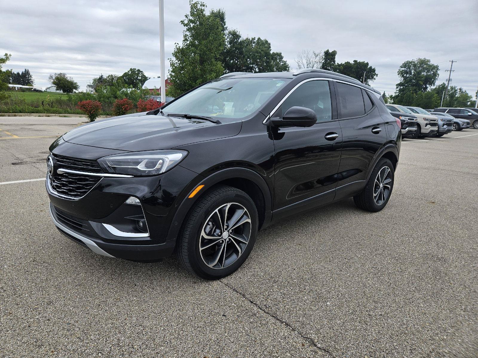 Used 2023 Buick Encore GX Essence w/ Advanced Technology Package AWD/4WD image 3
