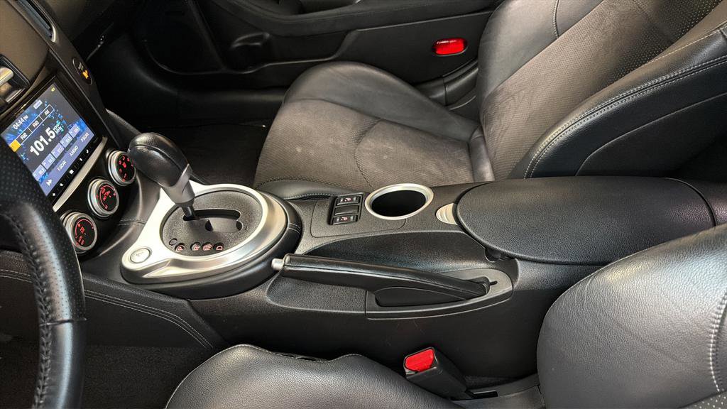 Used 2009 Nissan 370Z Touring image 26