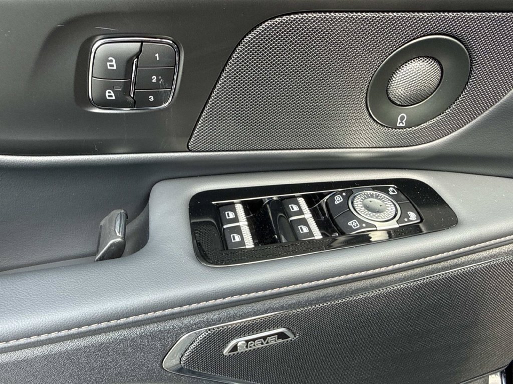 New 2026 Lincoln Nautilus Reserve w/ Jet Appearance Package AWD/4WD image 19