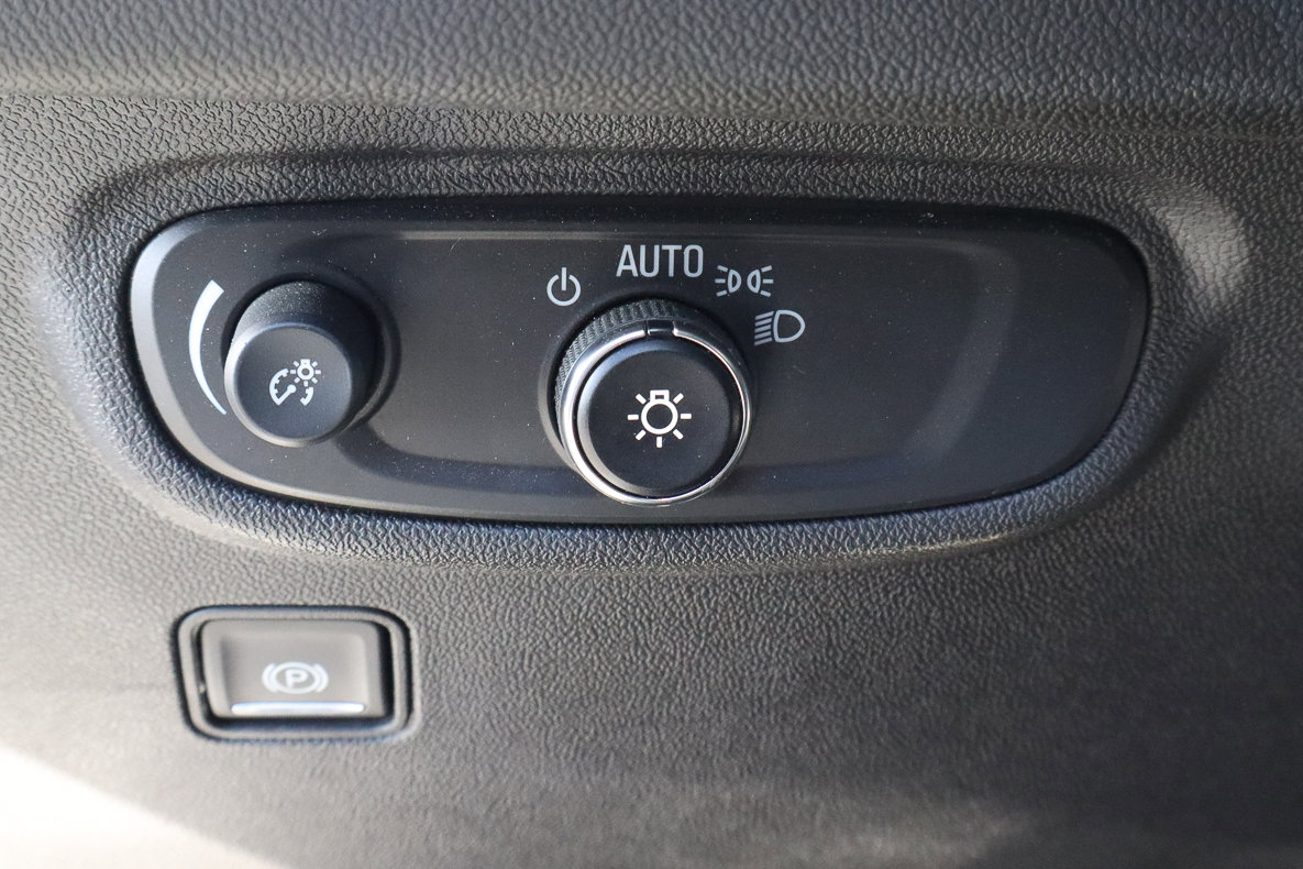 Used 2024 GMC Terrain SLE image 16