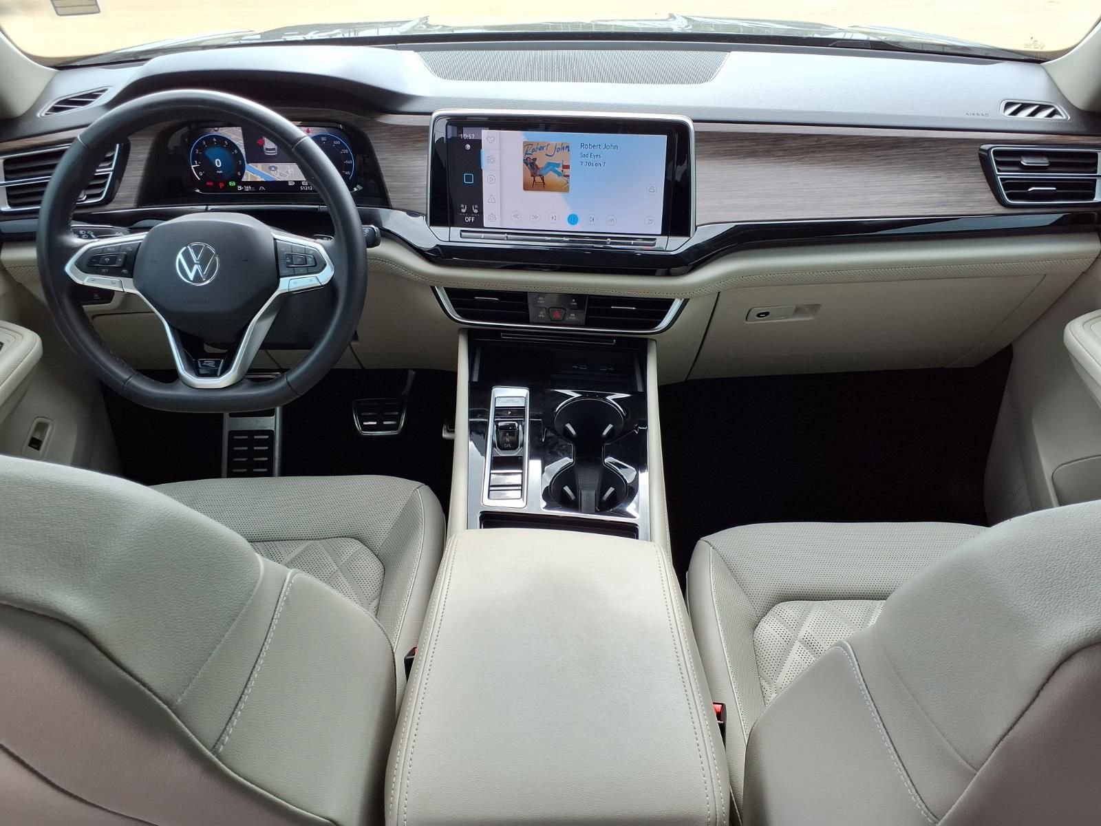 Used 2024 Volkswagen Atlas SEL Premium R-Line image 9