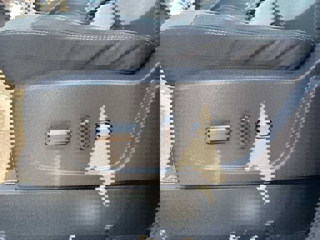 Used 2015 Ford Escape SE image 14