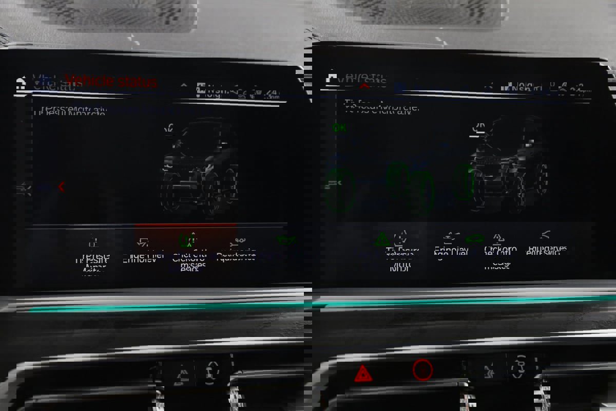 Used 2022 BMW X7 M50i w/ Executive Package image 40