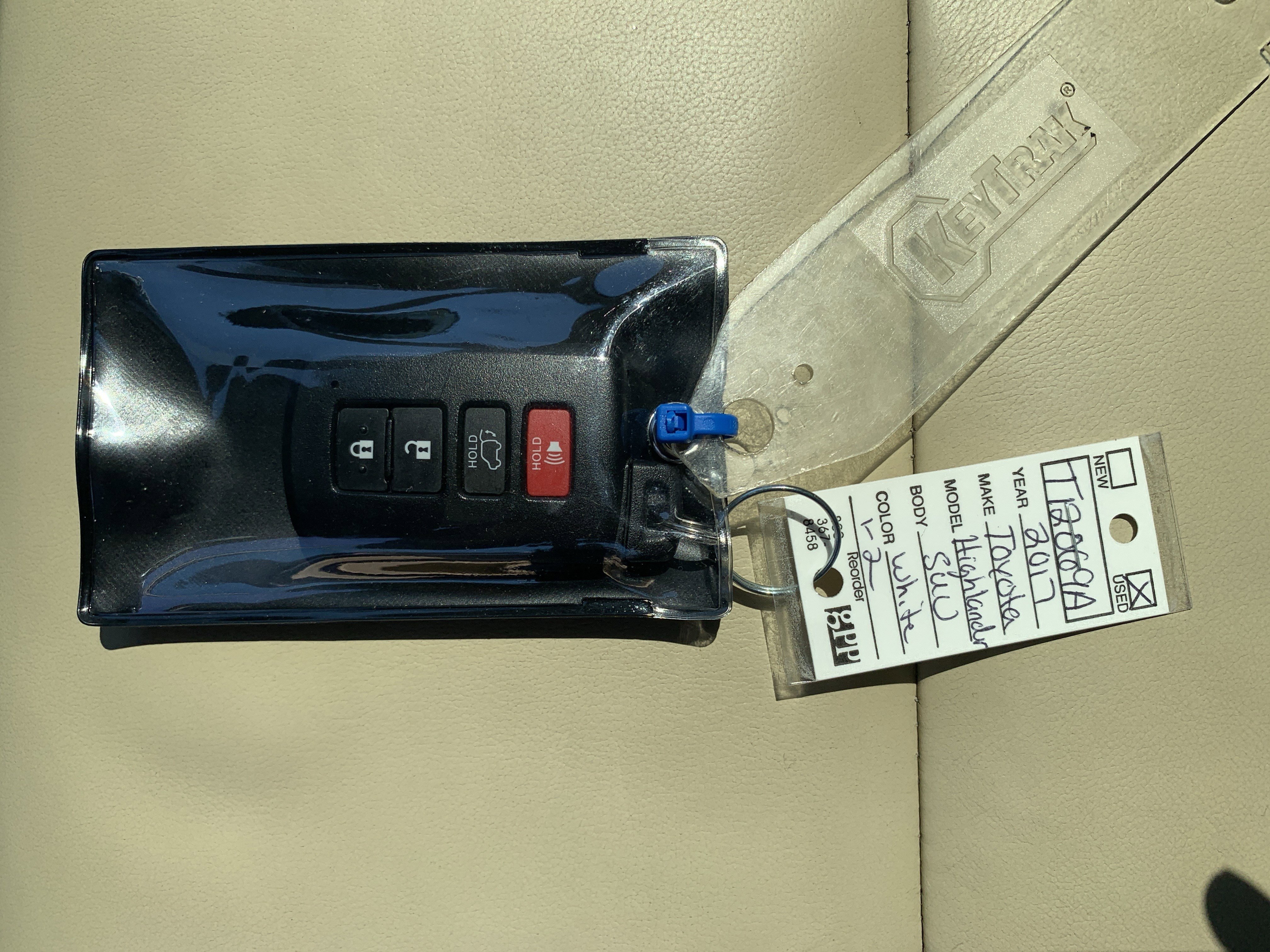 Used 2017 Toyota Highlander XLE image 37