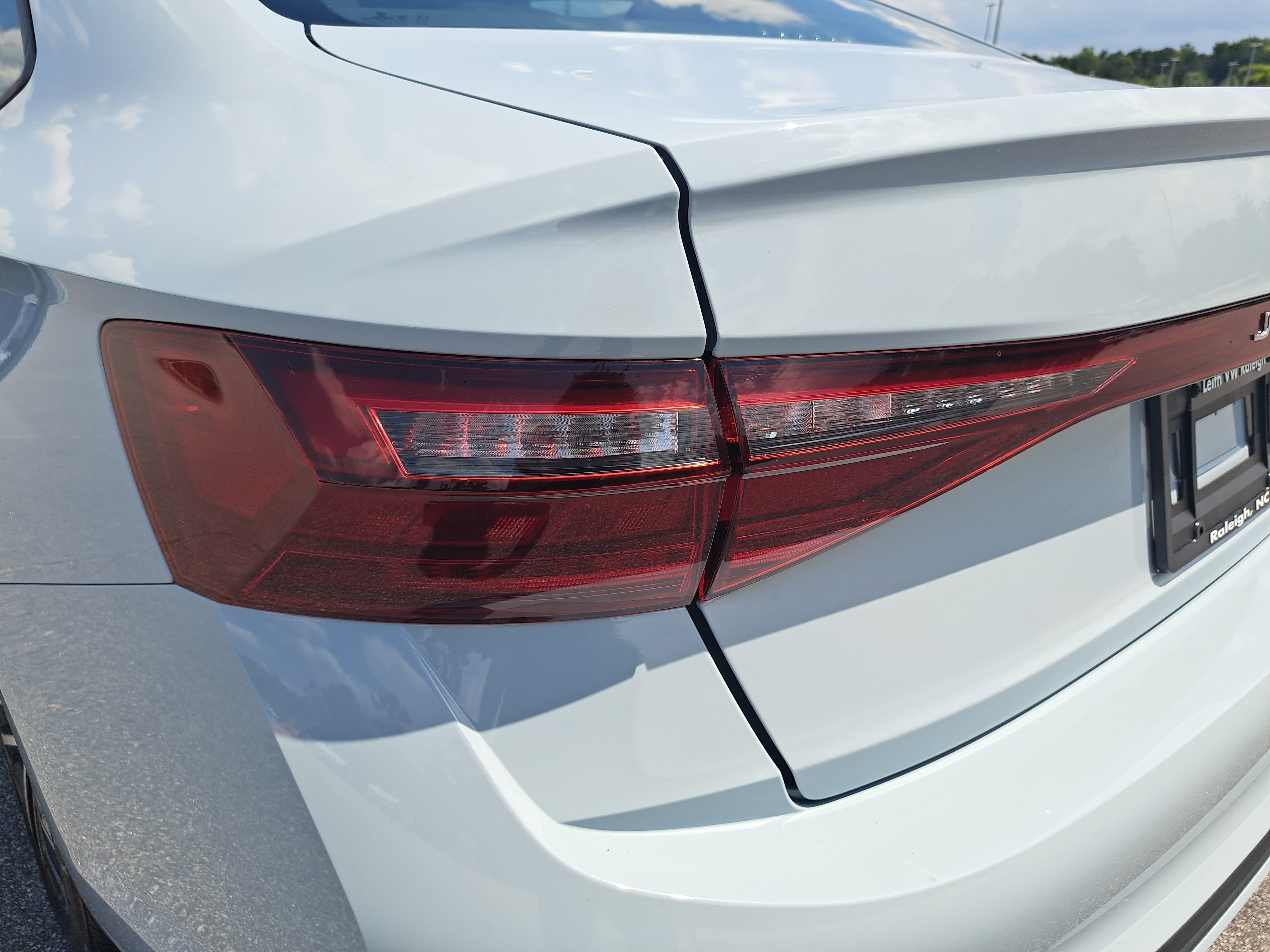 Certified 2025 Volkswagen Jetta Sport FWD image 34