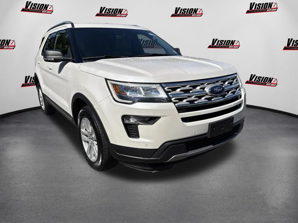 Used 2019 Ford Explorer XLT w/ Equipment Group 202A AWD/4WD image 3