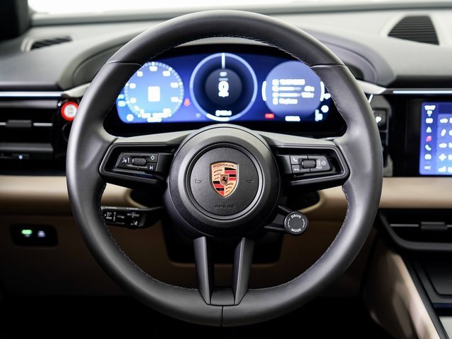 Certified 2025 Porsche Macan Electric image 12