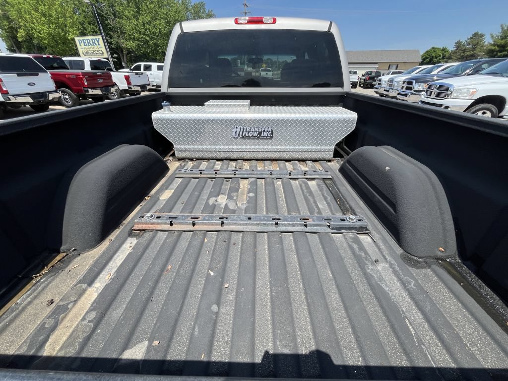 Used 2006 GMC Sierra 2500 SLE w/ Heavy-Duty Power Package AWD/4WD image 8