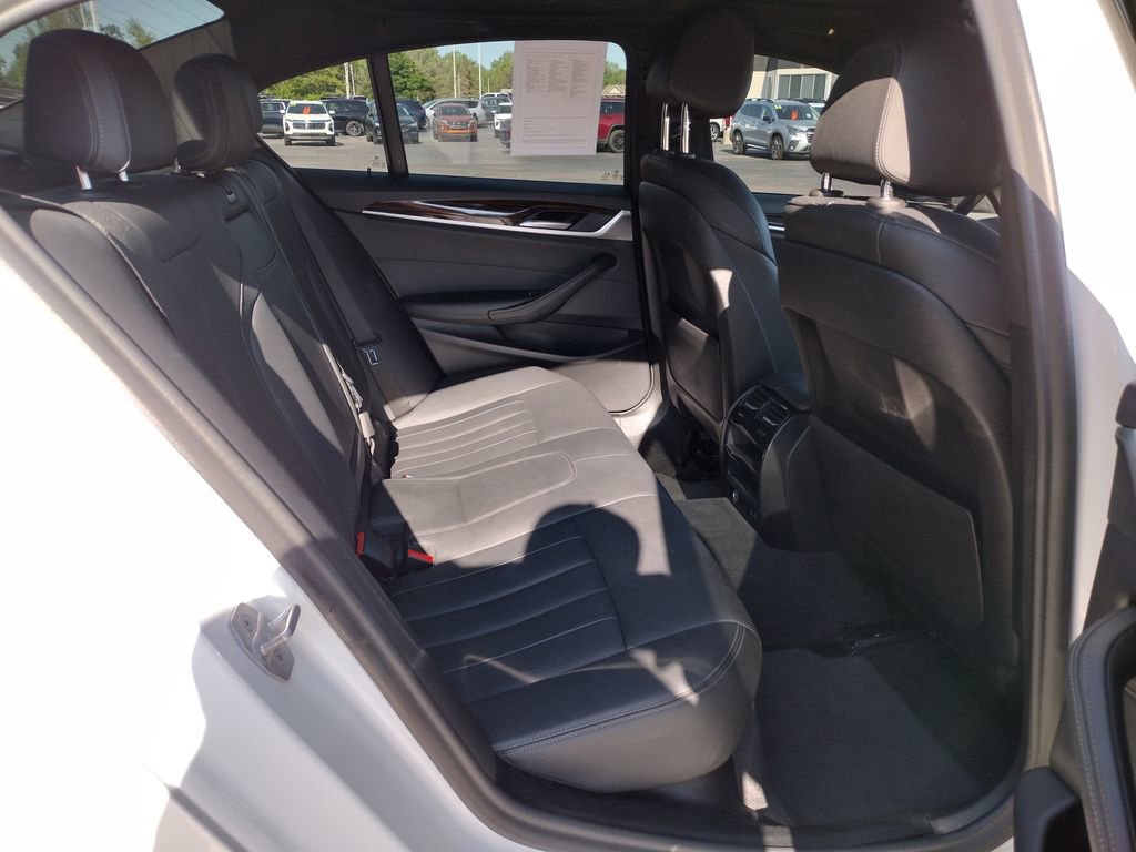 Used 2021 BMW 530i xDrive w/ Convenience Package AWD/4WD image 10