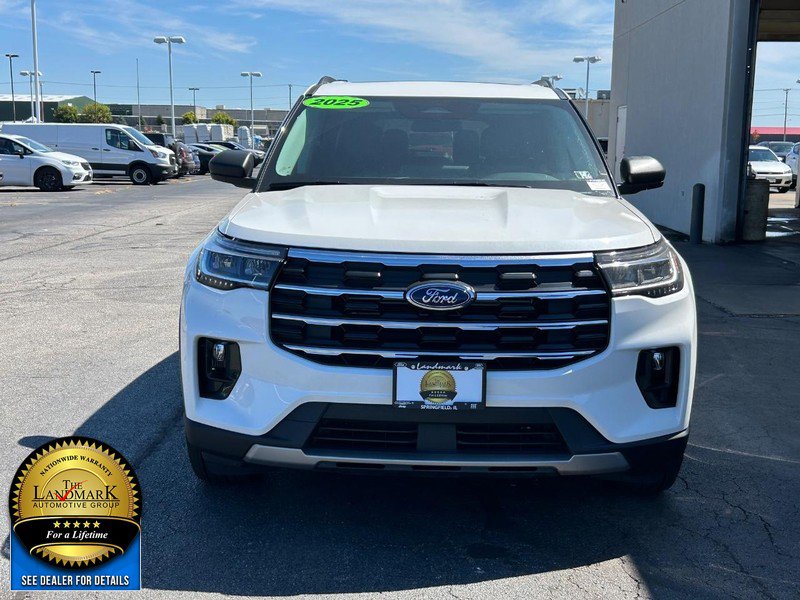 Used 2025 Ford Explorer Active w/ Active Comfort Package image 4