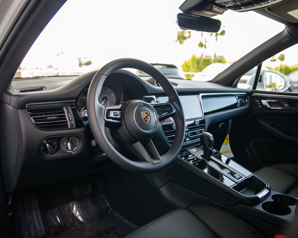 New 2026 Porsche Macan S AWD/4WD image 4