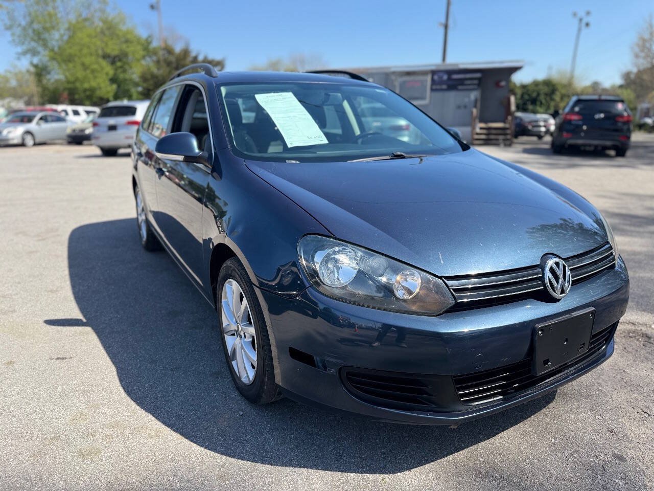 Used 2010 Volkswagen Jetta SE FWD image 3