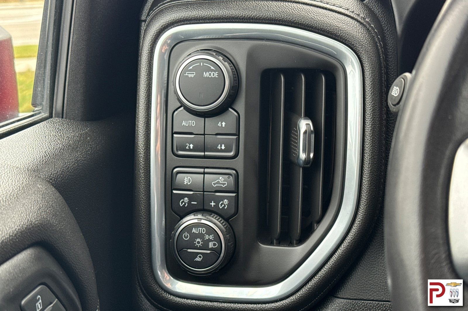 Certified 2022 Chevrolet Silverado 3500 LTZ w/ LTZ Plus Package image 30