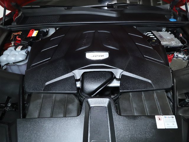 Used 2021 Porsche Cayenne Coupe image 38