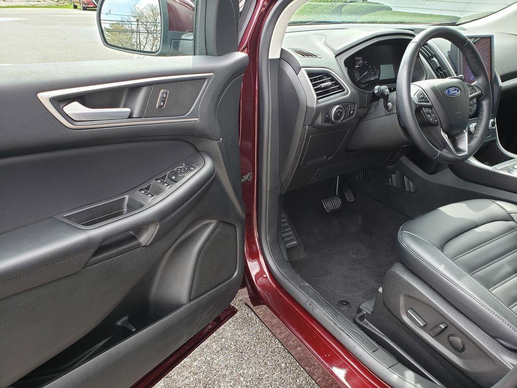 Used 2023 Ford Edge SEL w/ Convenience Package image 8
