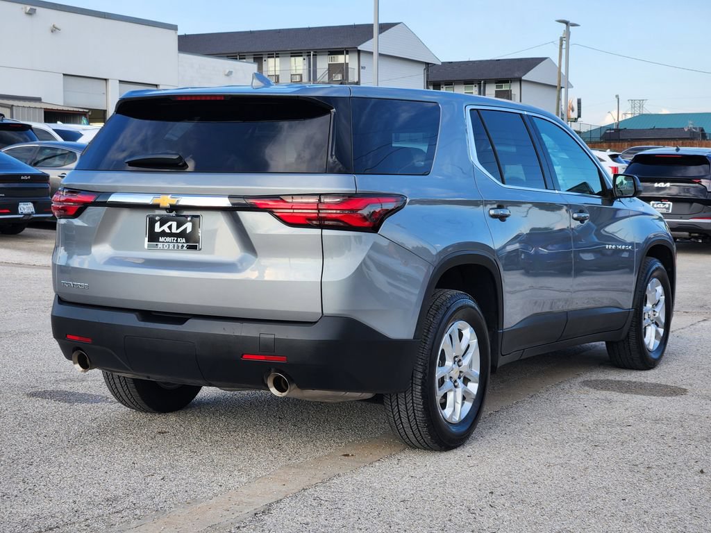 Used 2023 Chevrolet Traverse LS FWD image 4
