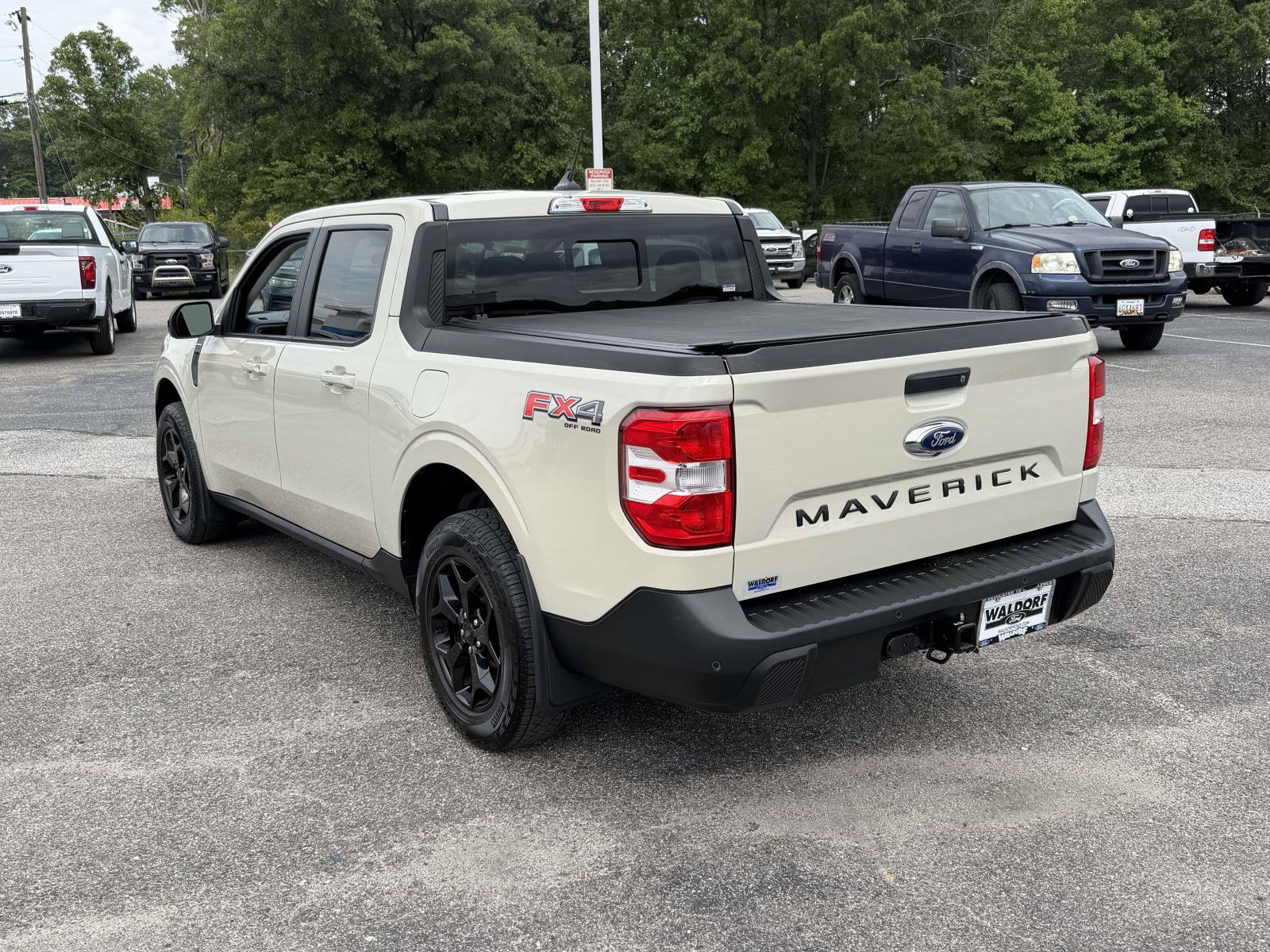 Used 2024 Ford Maverick Lariat w/ FX4 Off-Road Package AWD/4WD image 4