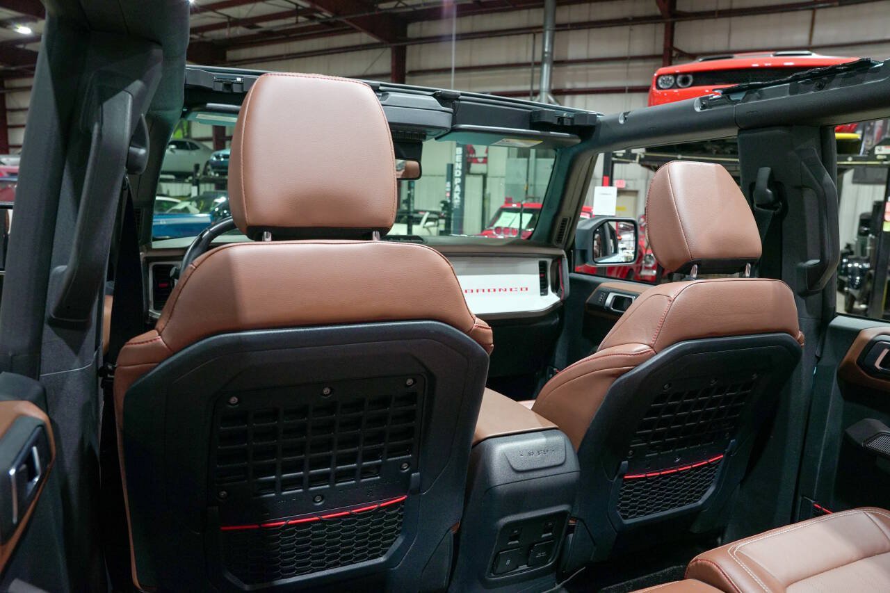 Used 2023 Ford Bronco Heritage Edition AWD/4WD image 22
