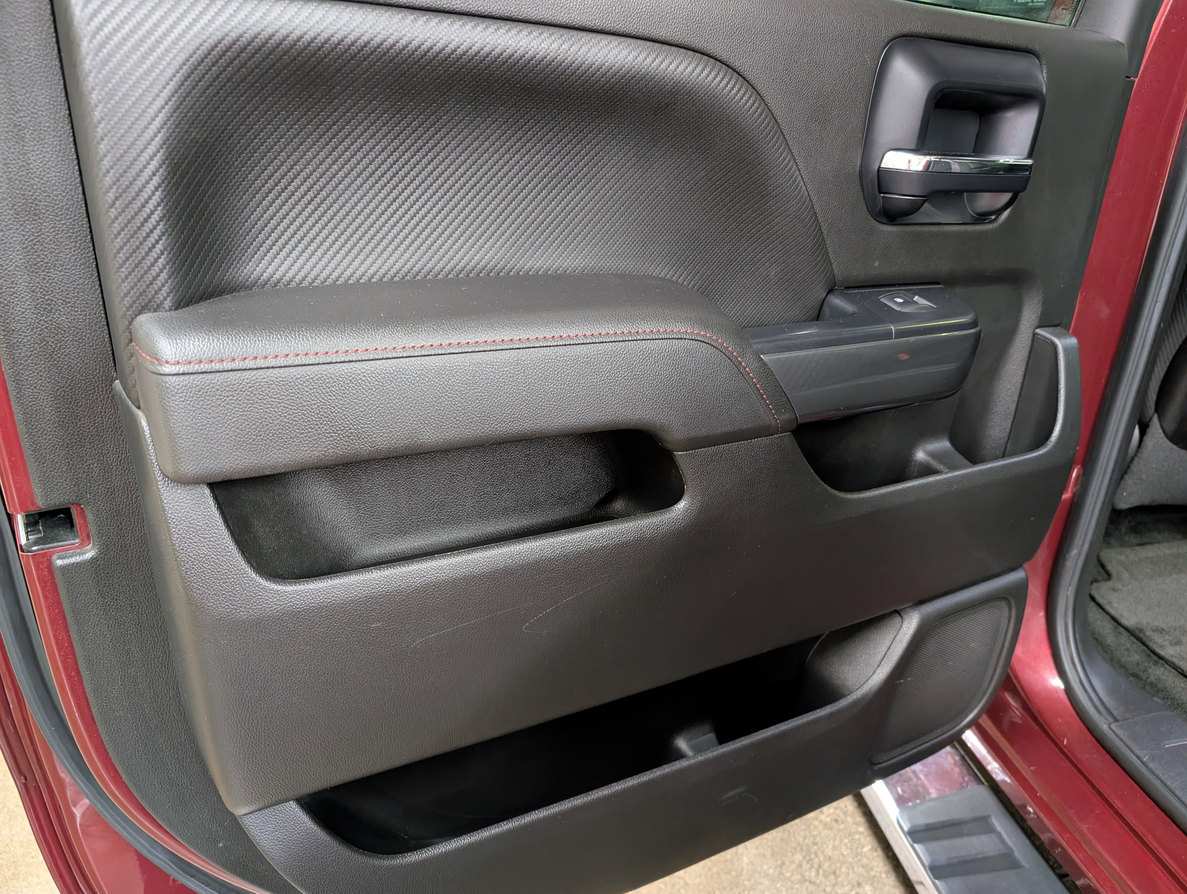 Used 2014 GMC Sierra 1500 SLT w/ All-Terrain Package AWD/4WD image 6