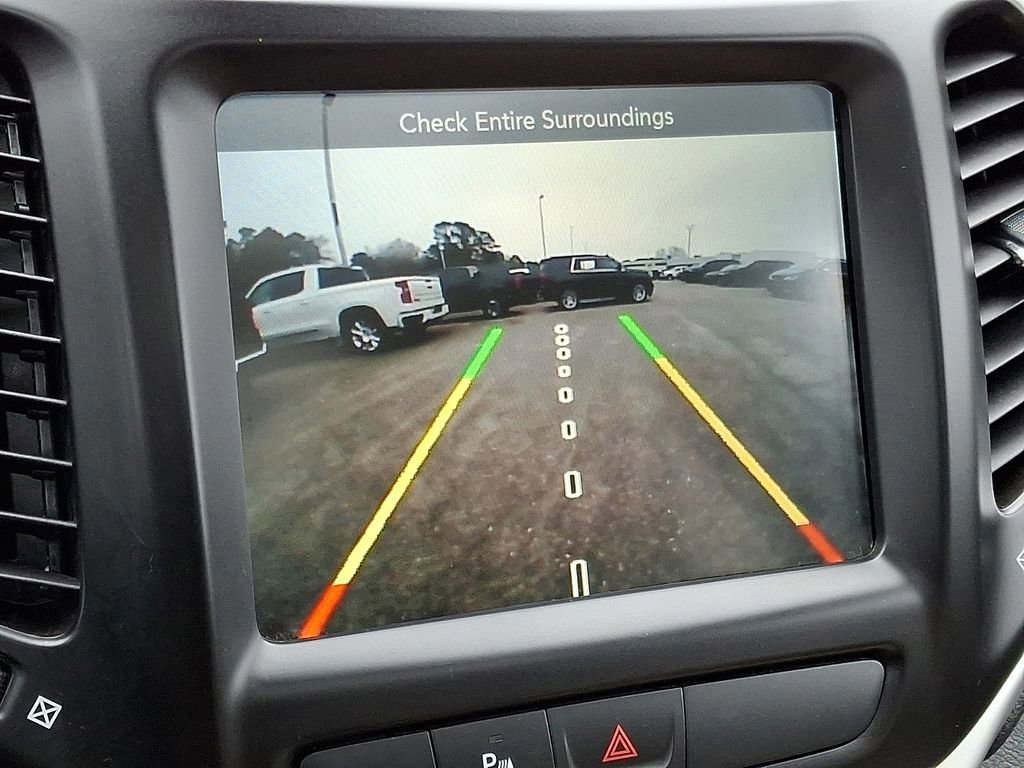 Used 2017 Jeep Cherokee Limited w/ Luxury Group image 20