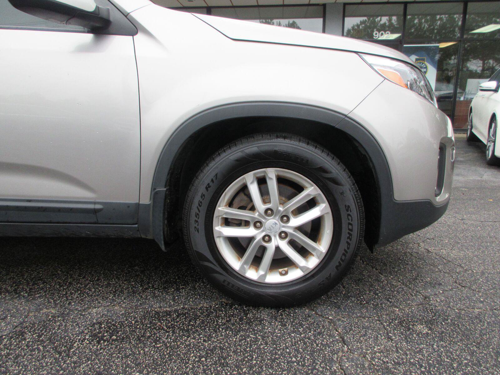 Used 2014 Kia Sorento LX FWD image 24