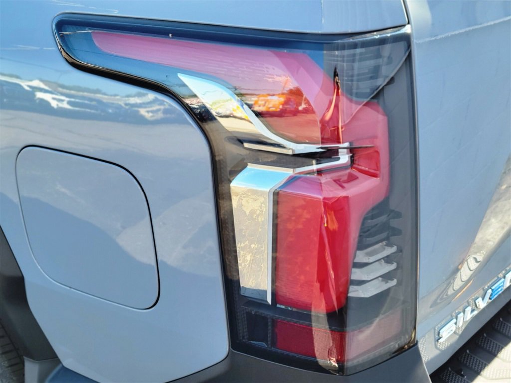 New 2026 Chevrolet Silverado EV LT image 9