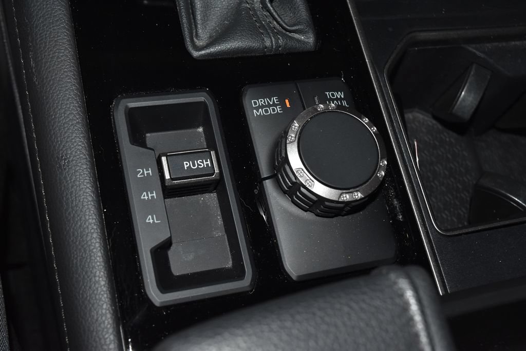 Used 2023 Toyota Tundra Limited w/ Power Package AWD/4WD image 17