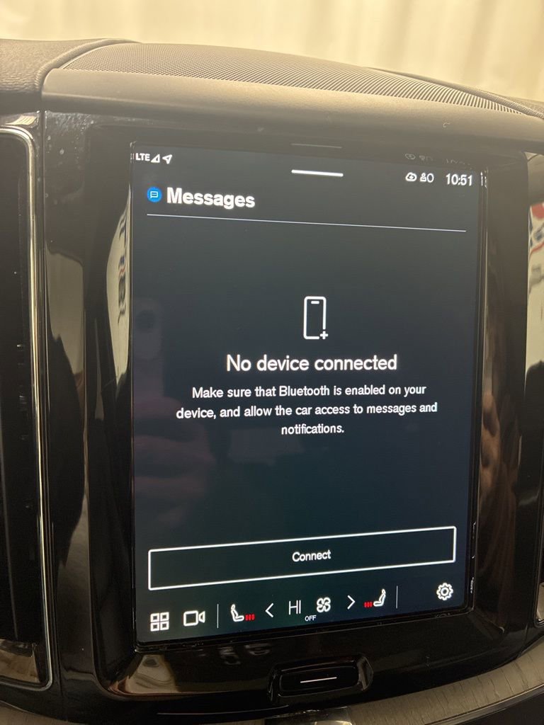 Used 2025 Volvo XC60 B5 Plus image 17