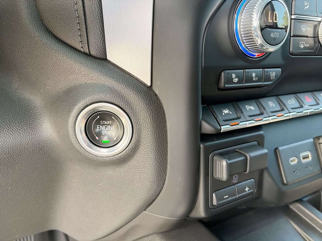 Used 2019 GMC Sierra 1500 SLT w/ SLT Premium Plus Package AWD/4WD image 23