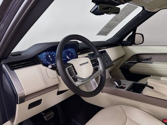 Certified 2025 Land Rover Range Rover Long Wheelbase SE image 9