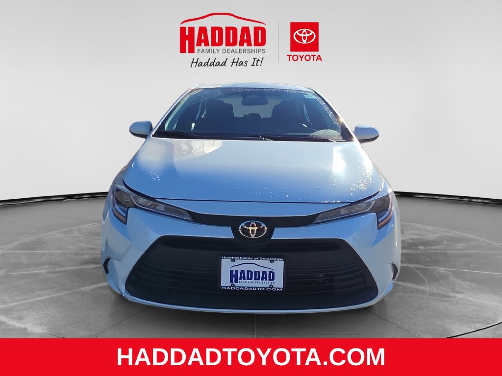 Used 2025 Toyota Corolla LE FWD image 9