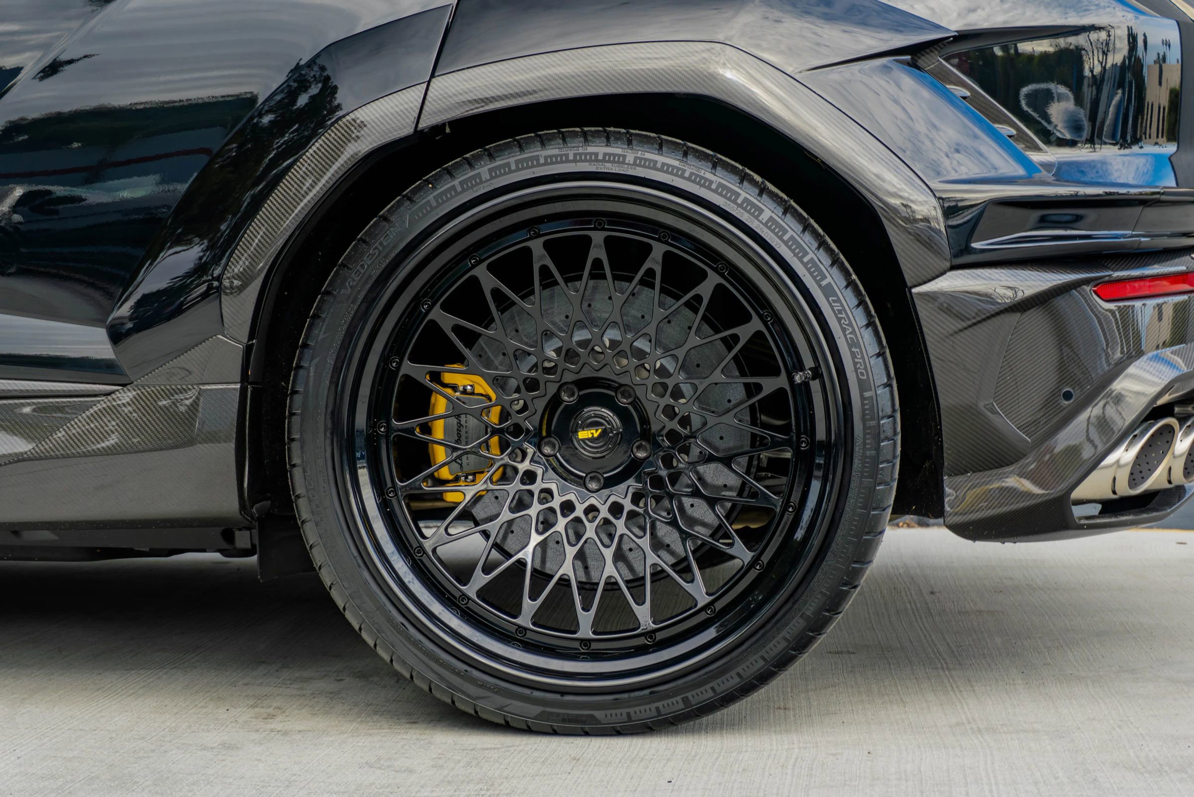 Used 2025 Lamborghini Urus SE image 22