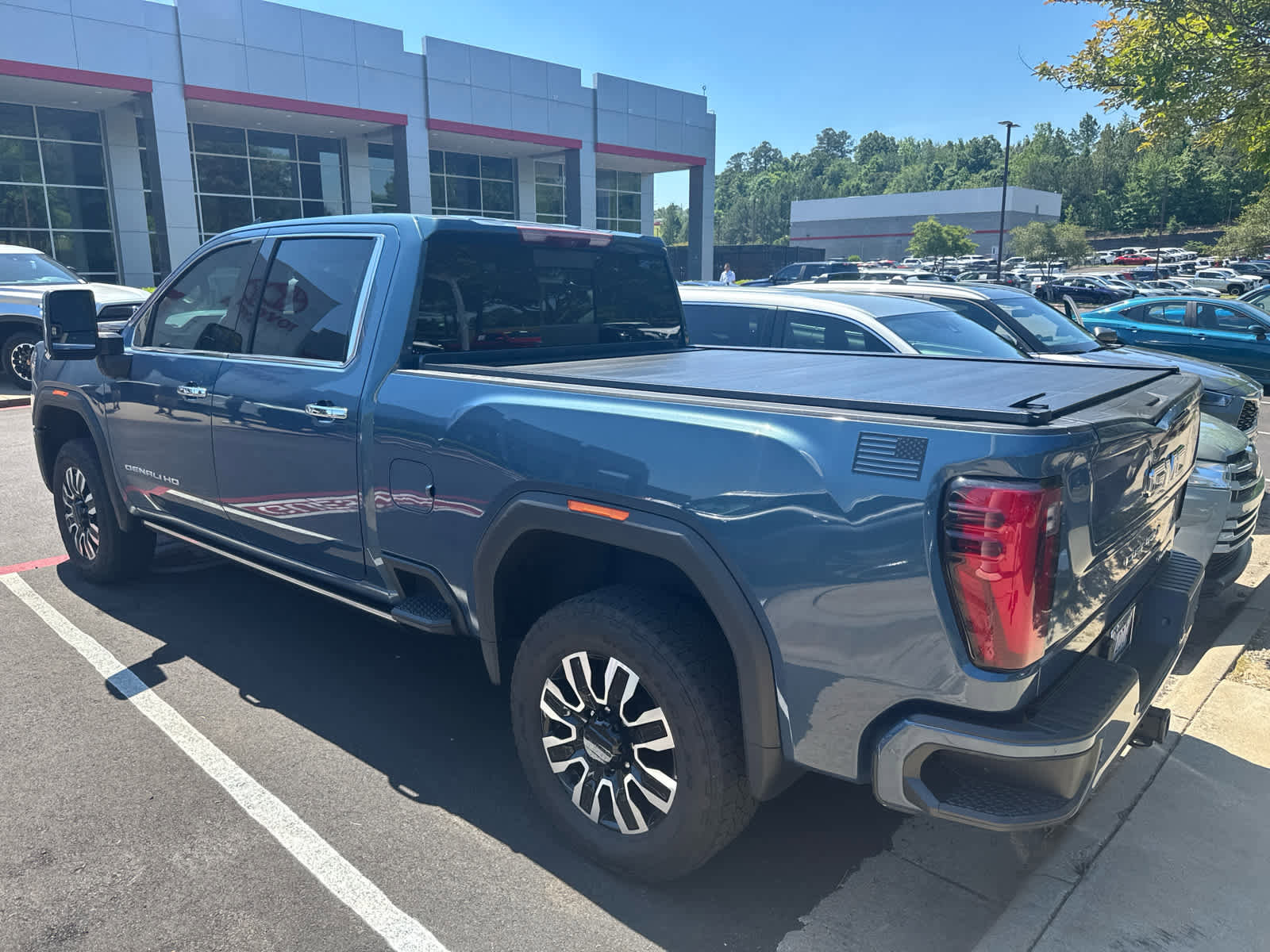 Used 2025 GMC Sierra 2500 Denali Ultimate AWD/4WD image 3