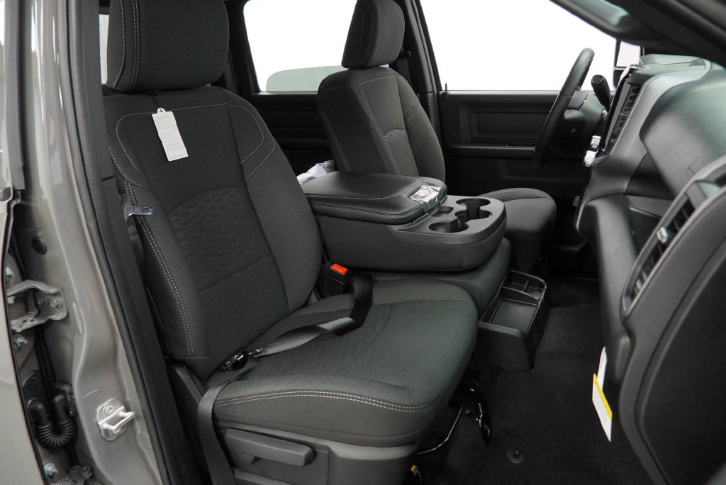 New 2027 RAM 3500 Tradesman AWD/4WD image 32